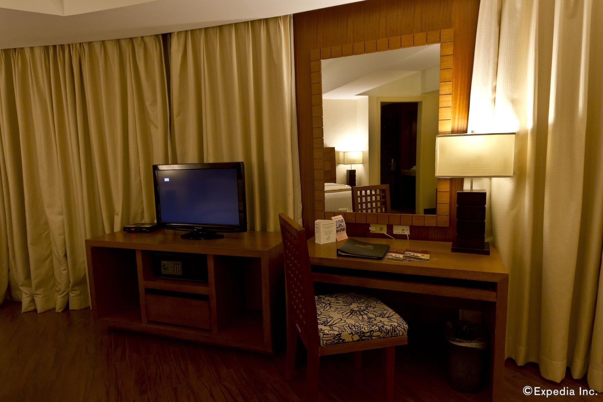Crown Regency Hotel & Towers Cebu Exterior foto