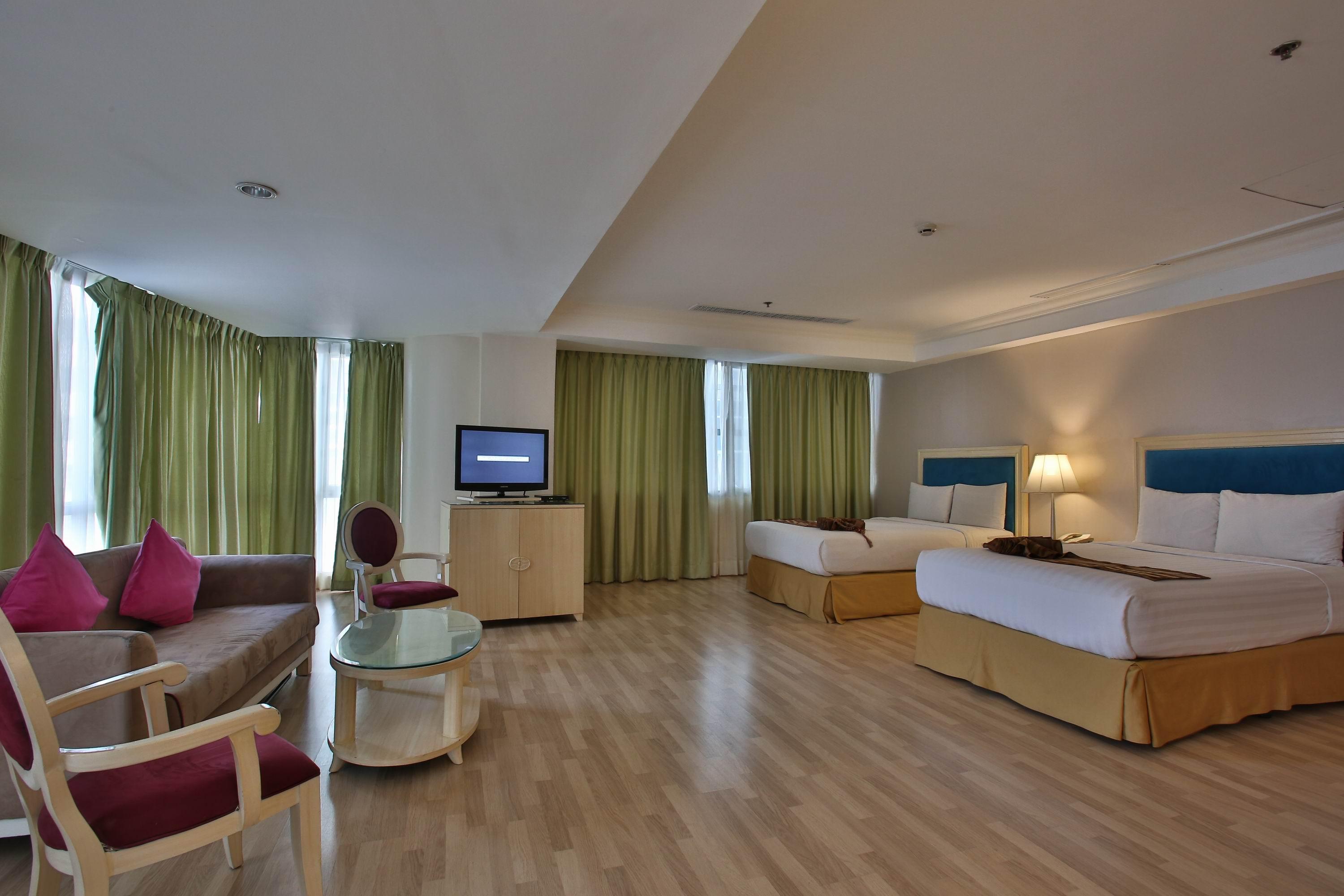 Crown Regency Hotel & Towers Cebu Exterior foto