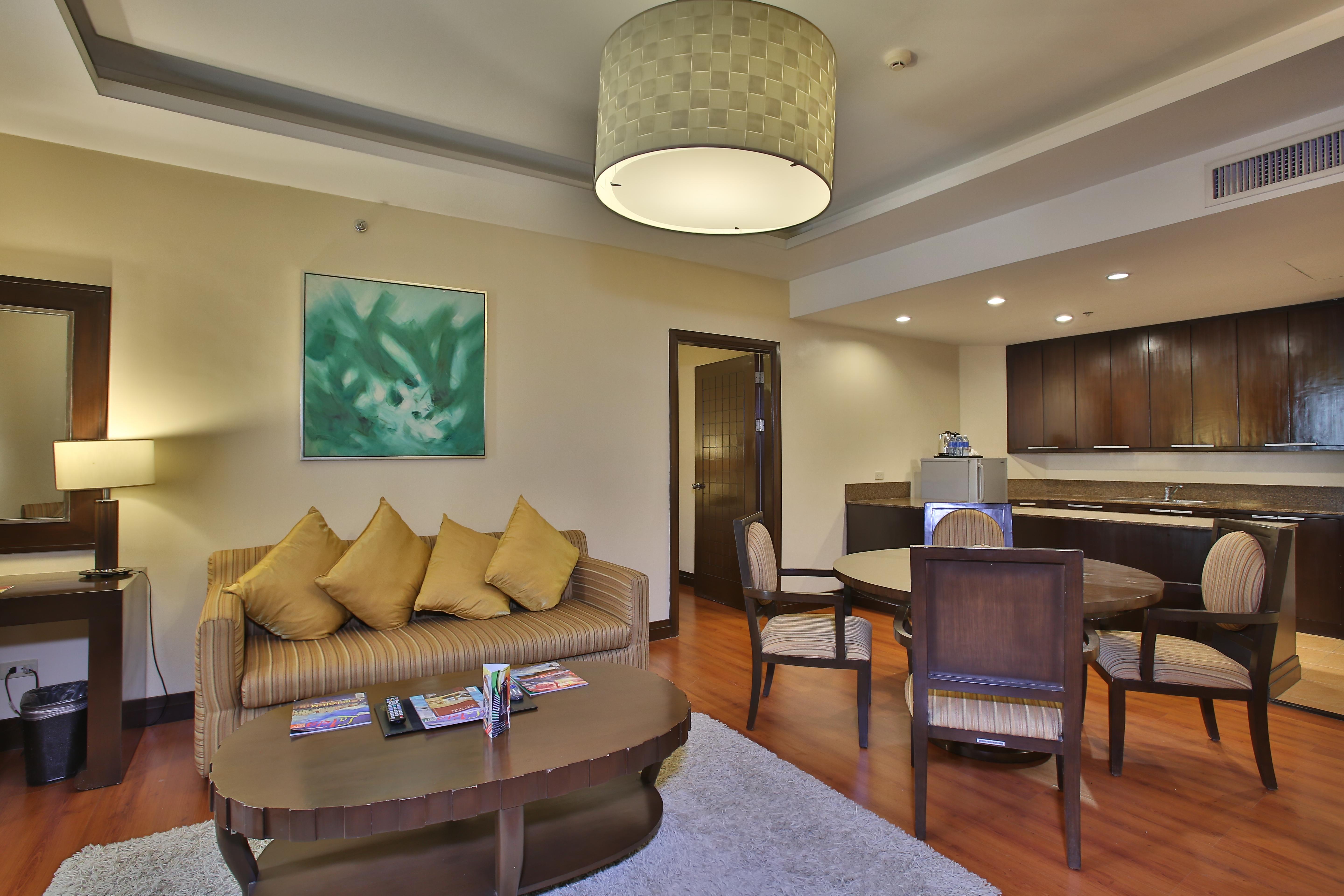 Crown Regency Hotel & Towers Cebu Exterior foto