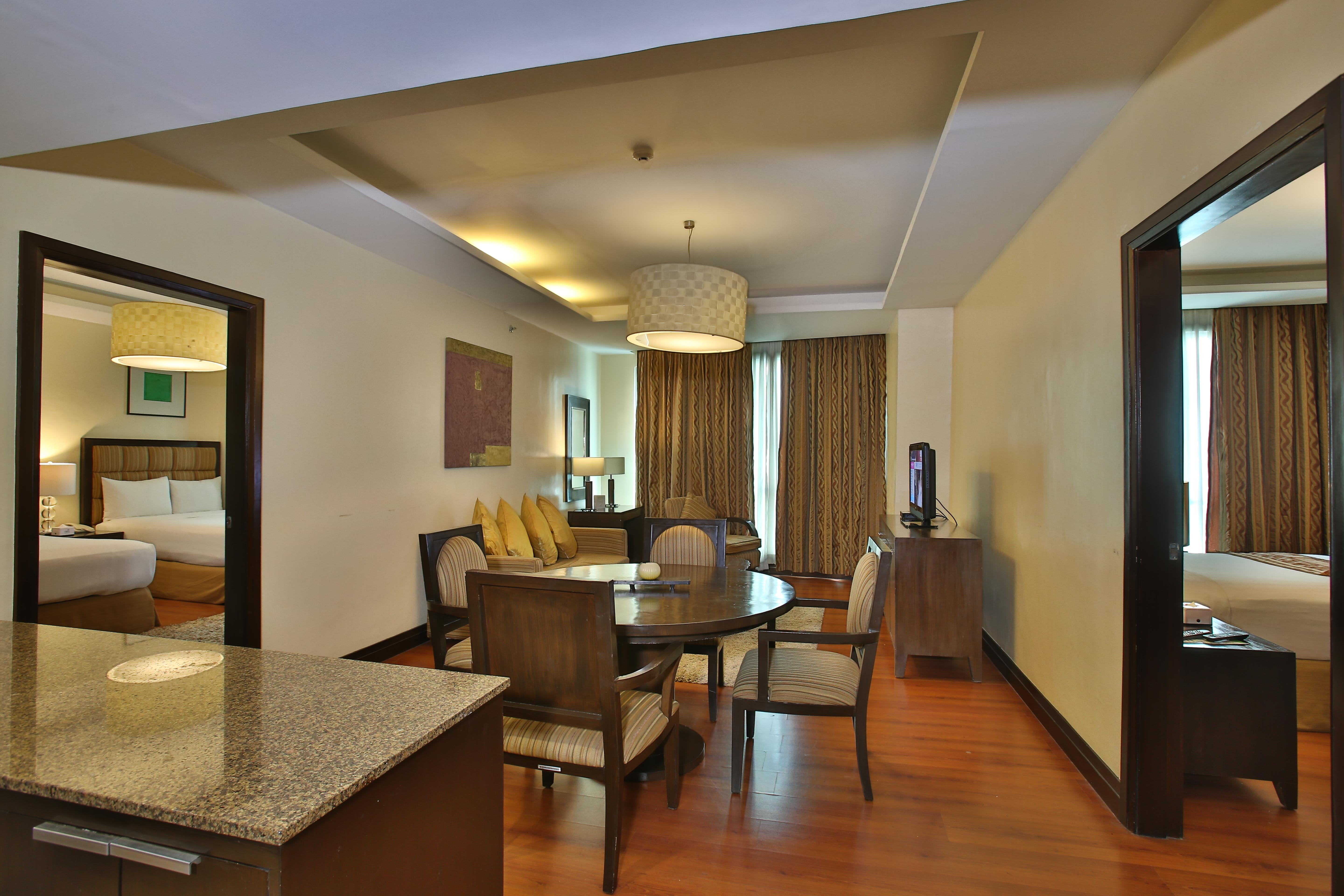 Crown Regency Hotel & Towers Cebu Exterior foto