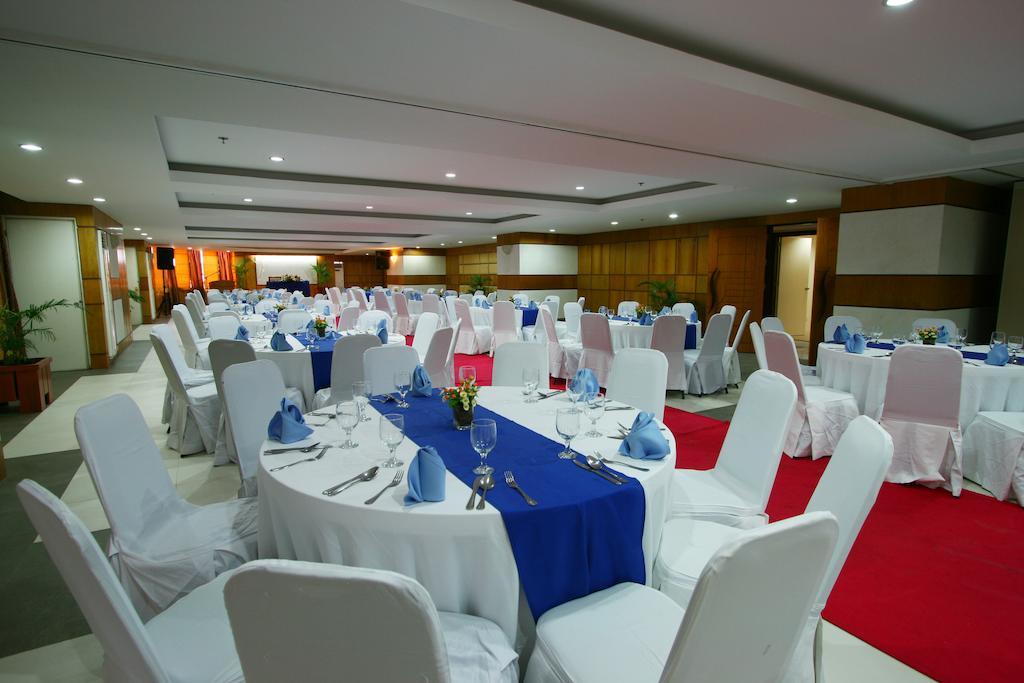 Crown Regency Hotel & Towers Cebu Exterior foto