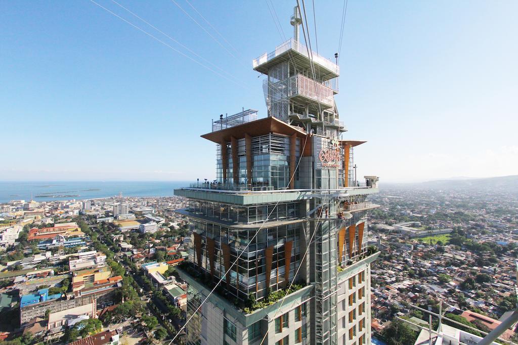 Crown Regency Hotel & Towers Cebu Exterior foto